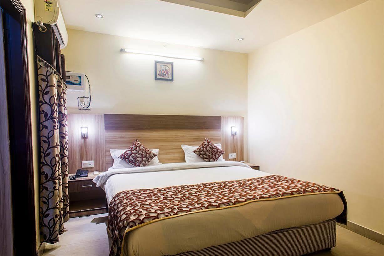 The President 2* Lucknow